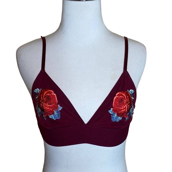 Victoria's Secret Lace Triangle Embroidered Roses - Picture 1 of 9